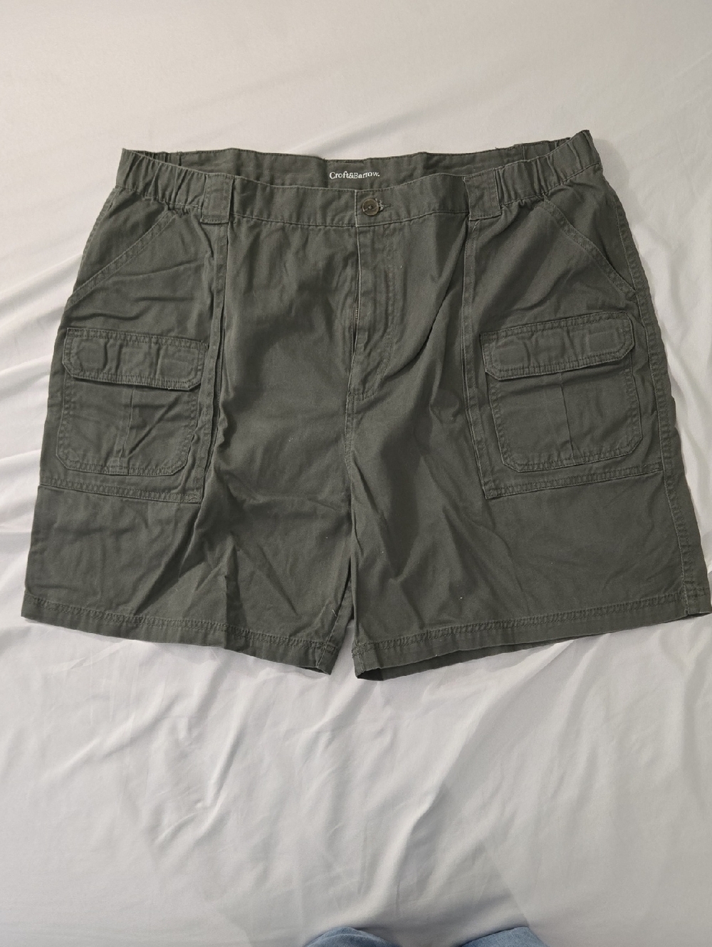 croft & barrow Men’s Olive Green Cargo Shorts with Flap Pockets